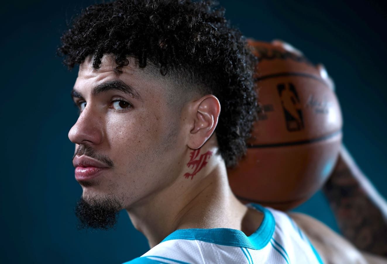 LaMelo Ball terá que cobrir tatuagem após NBA alegar violação de regra