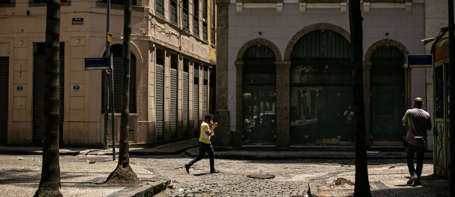 Comércios e serviços públicos funcionam em horário especial neste feriado