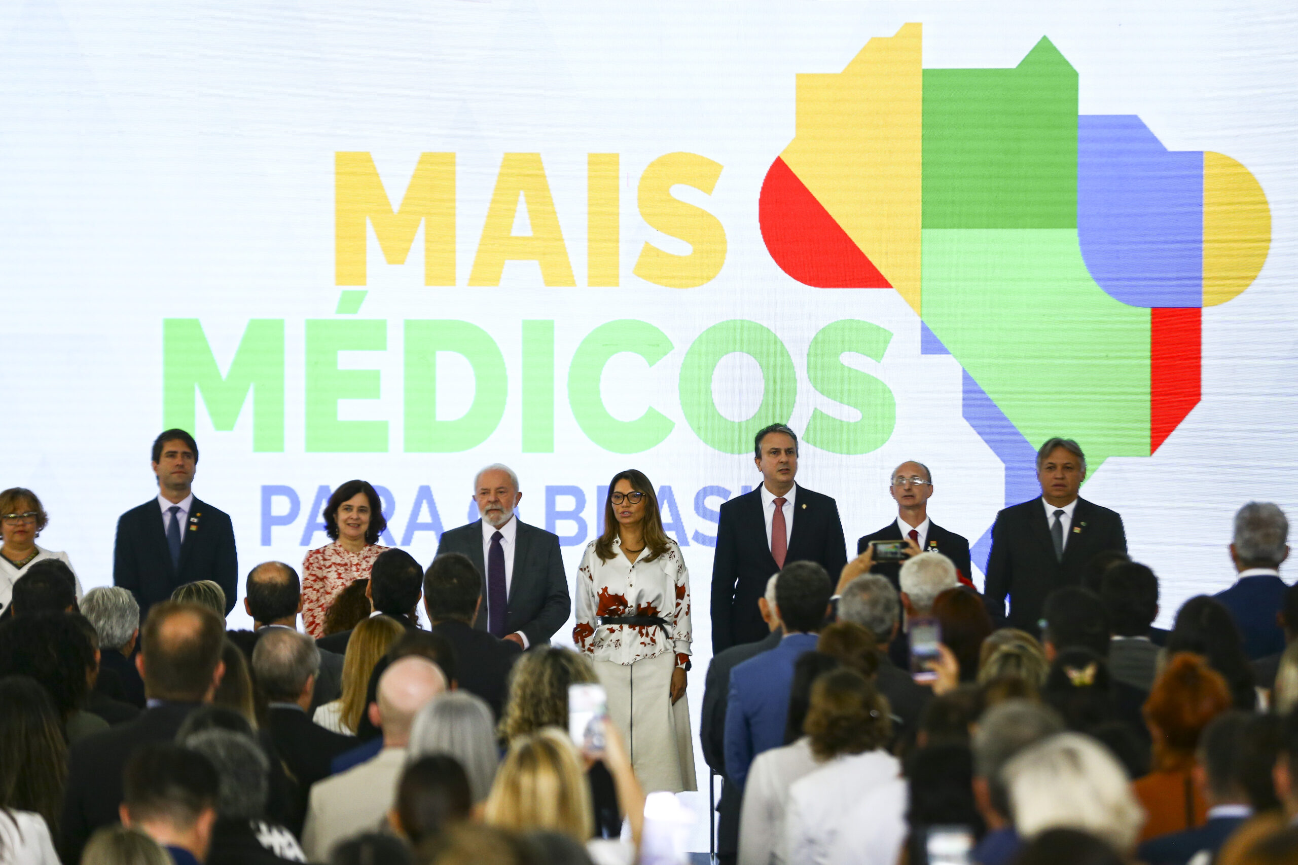 Programa Mais Médicos terá 28 mil profissionais em campo até o fim do ano