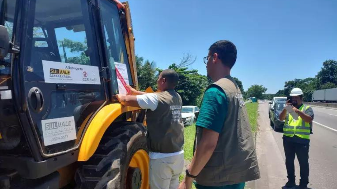 Secretaria de Meio Ambiente de Itaguaí interdita obra na Rodovia Rio-Santos