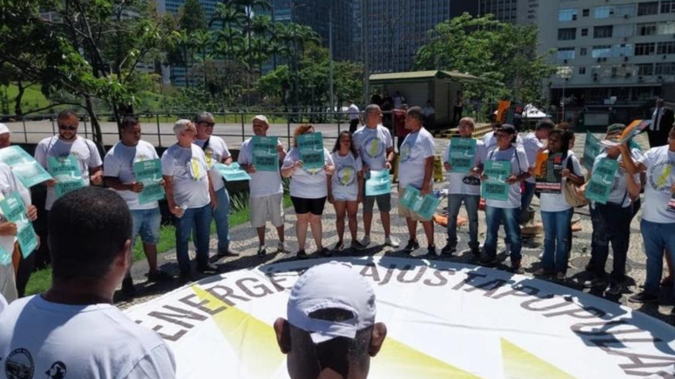 Pescadores realizam manifestação no RJ e cobram transição energética justa