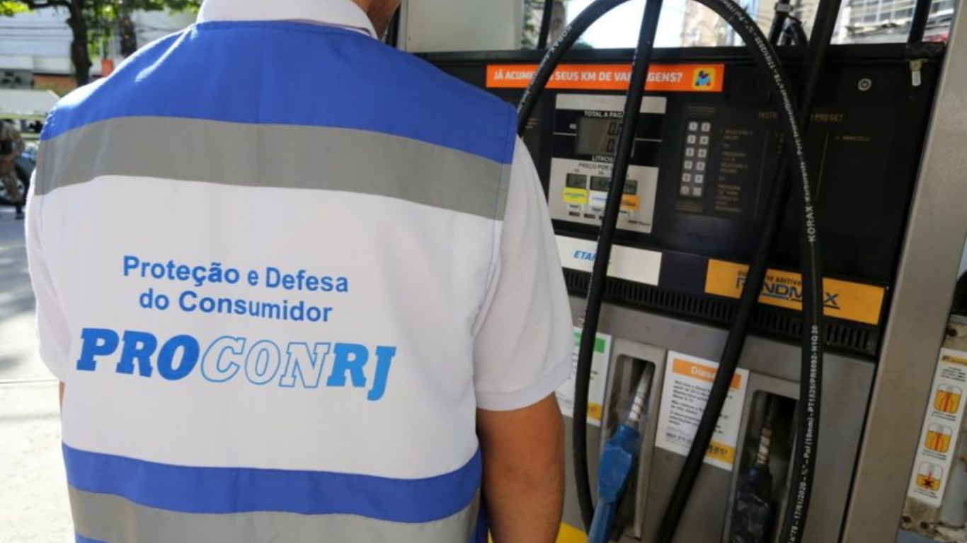 Procon-RJ realiza ‘Operação Noel na bomba’ em postos de gasolina na Zona Oeste