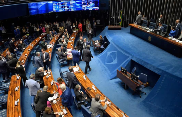 Reforma tributária é aprovada no Senado com o placar de 53 a 23