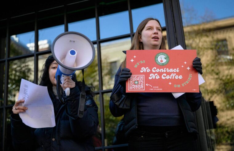 Starbucks enfrenta greve em centenas de lojas nos EUA