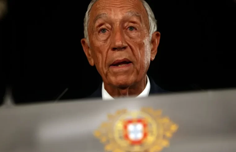 Presidente de Portugal dissolve Parlamento e marca eleições para março