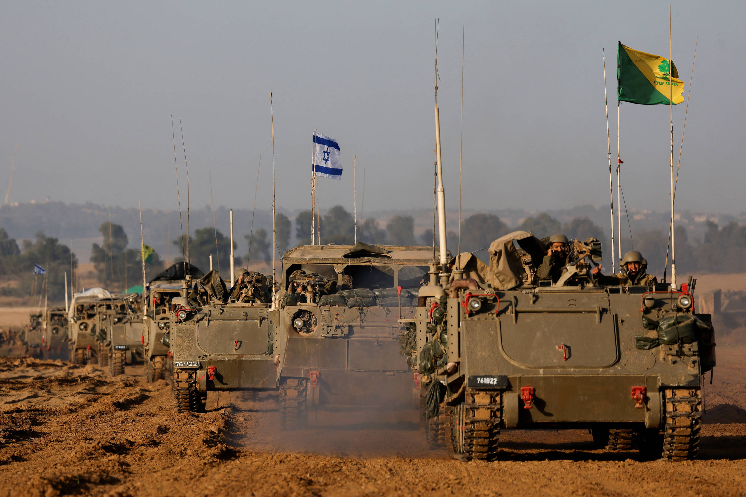 Tanques israelenses começam a deixar Gaza após início de trégua com o Hamas