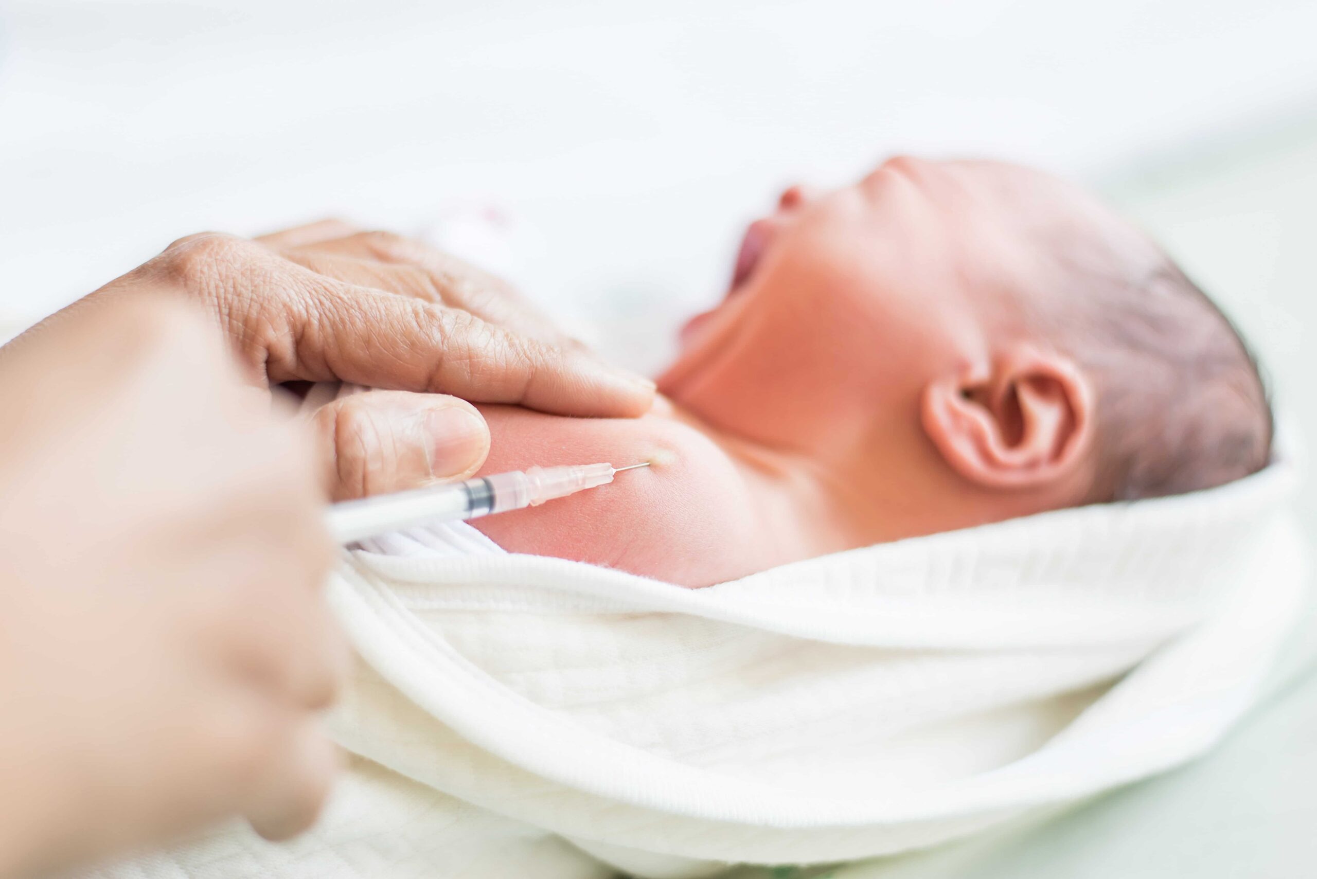 Pediatra alerta importância da vacinação em bebês prematuros