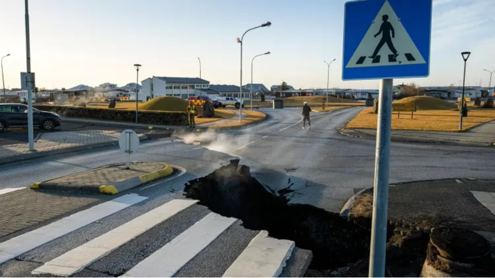 Vulcão pode entrar em erupção a qualquer momento e apavora cidade na Islândia