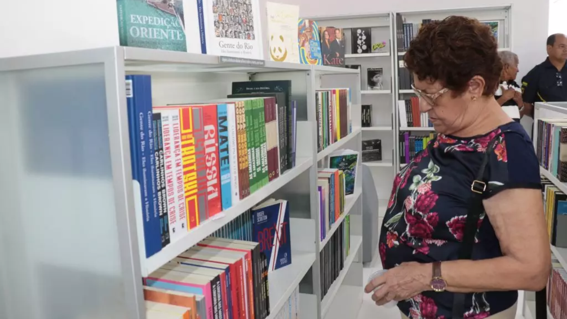 Biblioteca Pública Estadual Tio Jair da Mangueira é reaberta após reformas