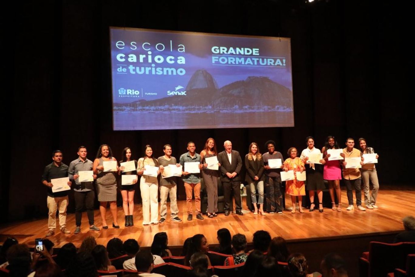 Primeira turma da ‘Escola Carioca de Turismo’ formou nesta quarta-feira