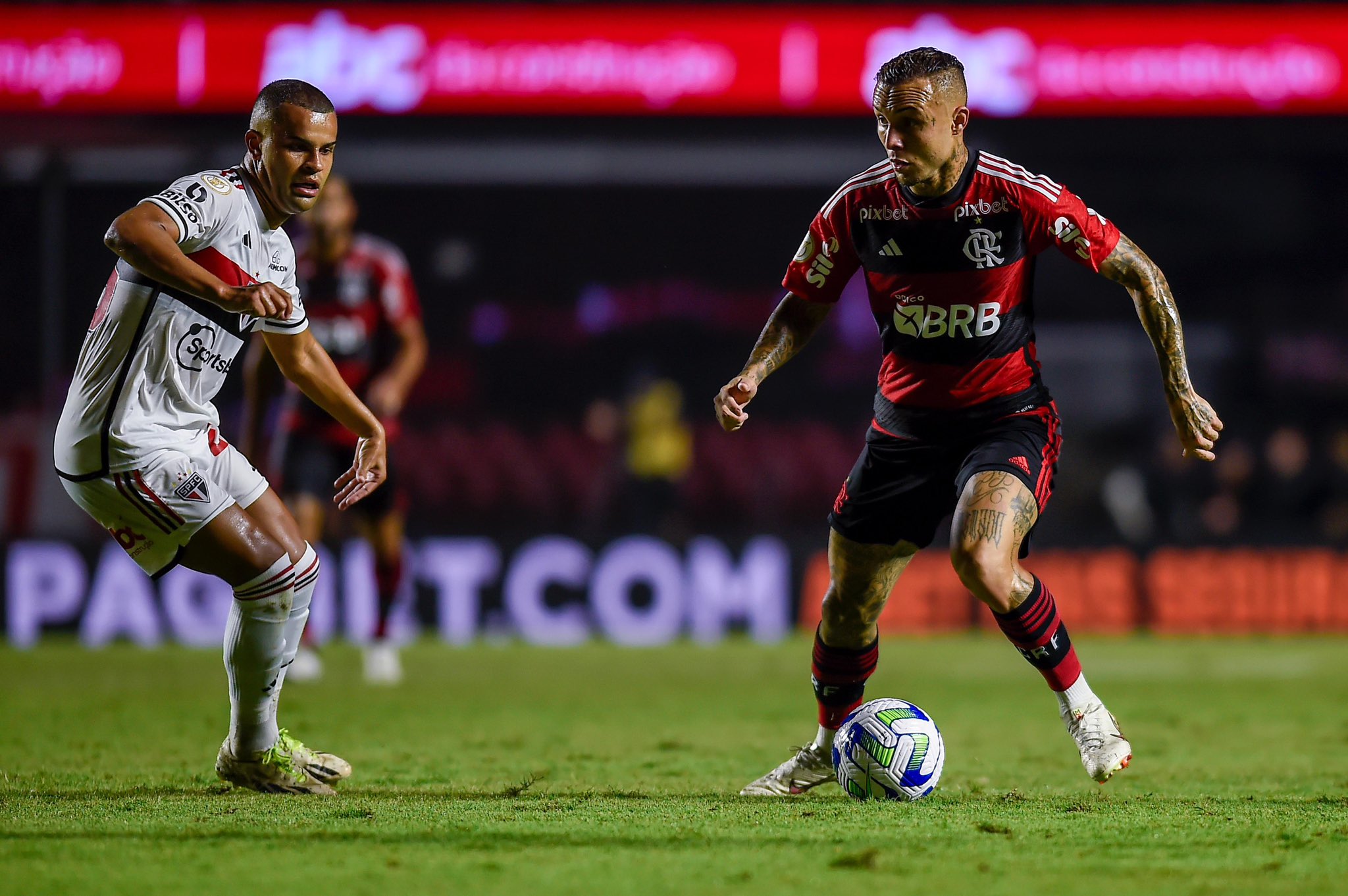 #Brasileirão: Flamengo perde para São Paulo por 1 a 0, mas permanece no G4