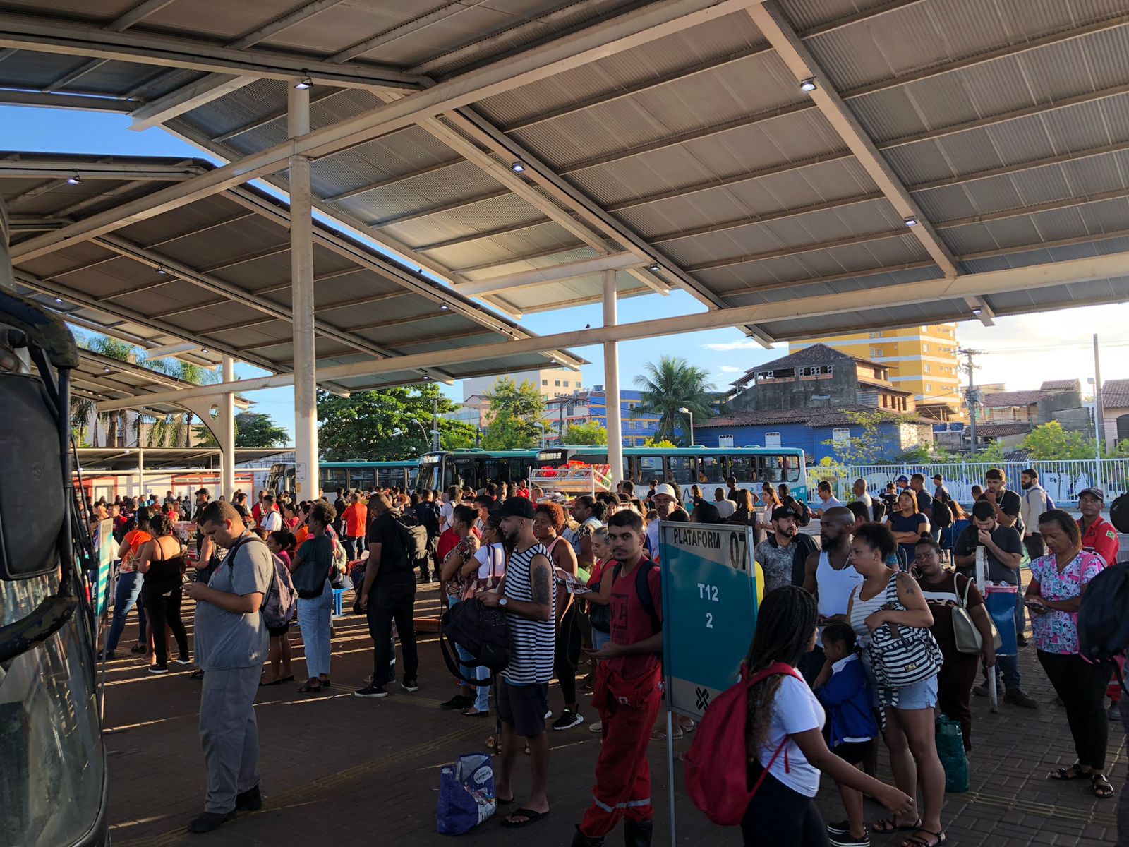 Rio de Janeiro faz campanha em ônibus para prevenir desaparecimento de crianças 