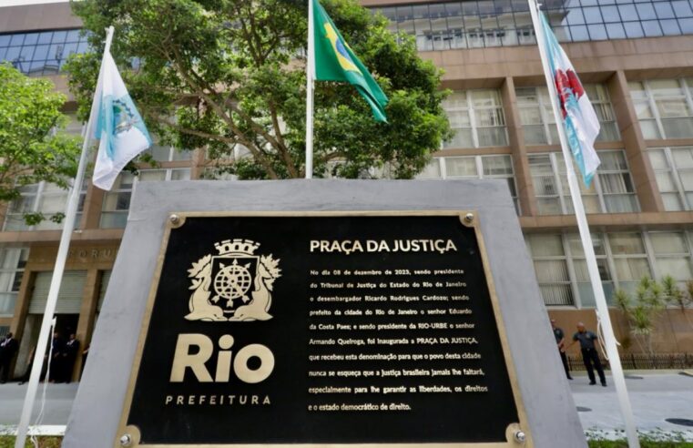 Prefeitura inaugura Praça da Justiça no Centro da cidade