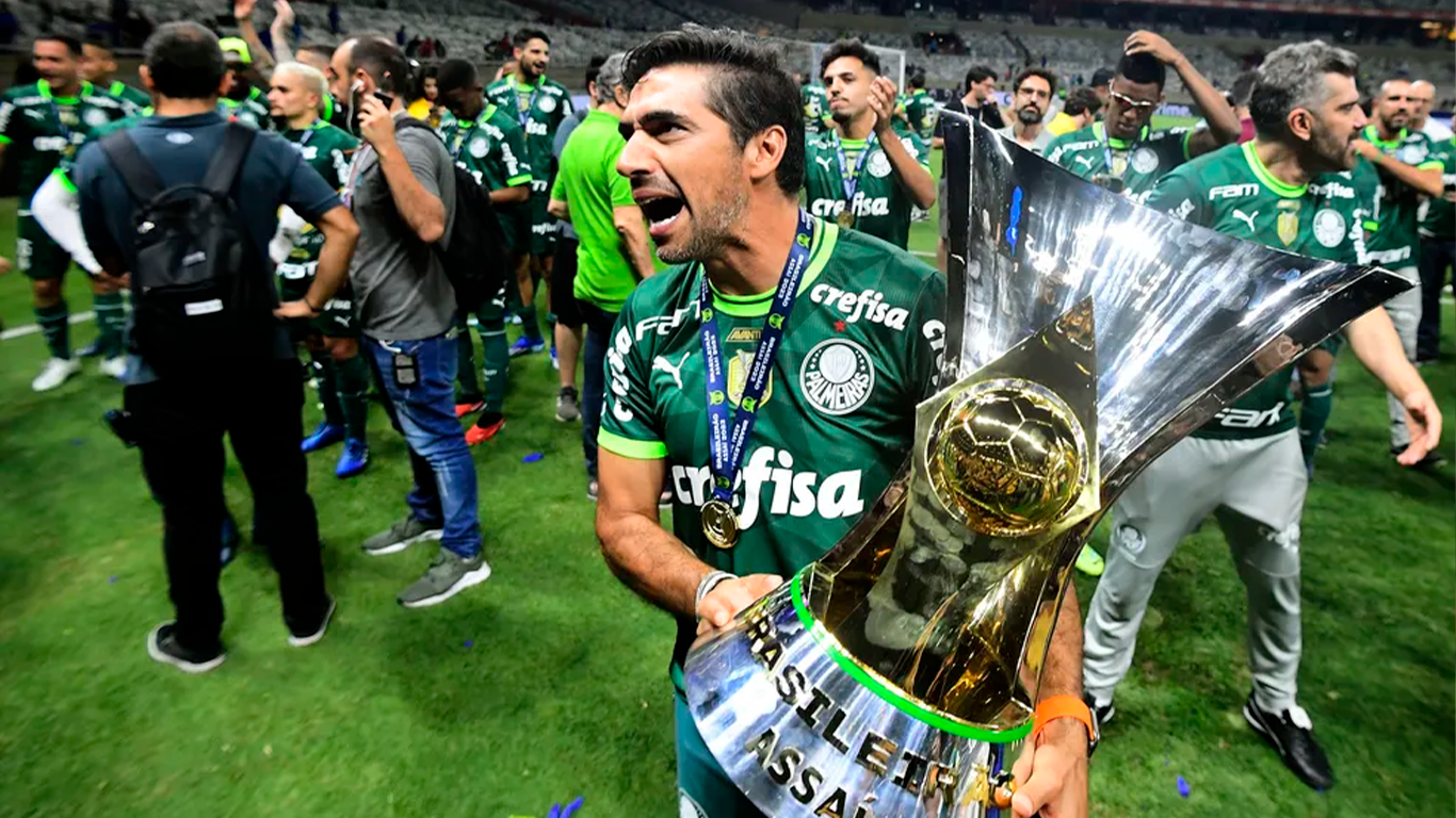 Palmeiras está disposto a oferecer aumento para manter para manter o técnico Abel Ferreira