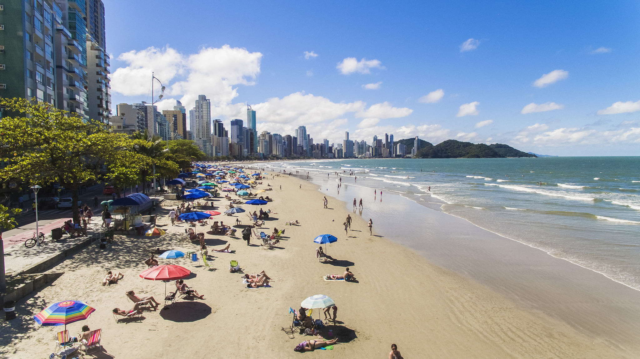 #Verão: praia Central de Balneário Camboriú alargada está 100% imprópria para banho