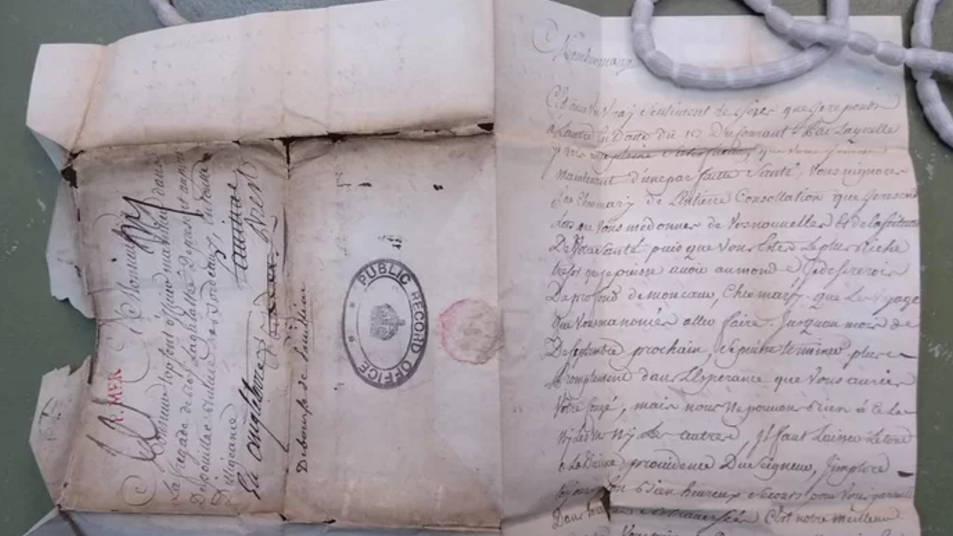 Depois de 250 anos, pesquisador abre cartas escritas para marinheiros franceses