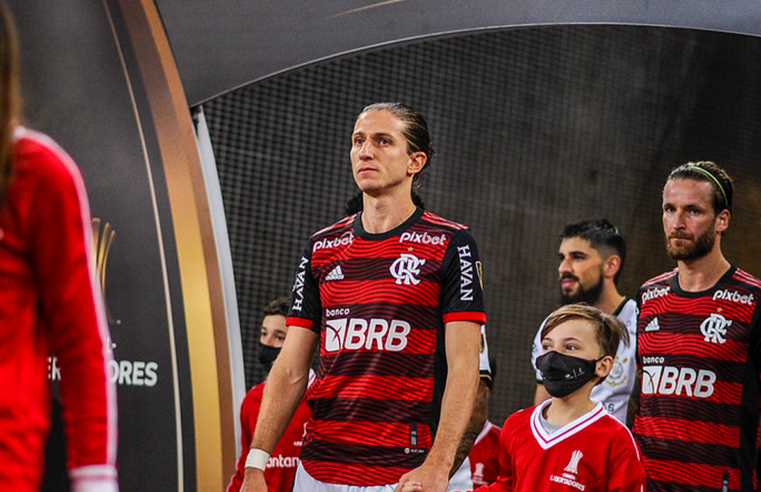 Filipe Luís confirma aposentadoria e se declara ao Flamengo