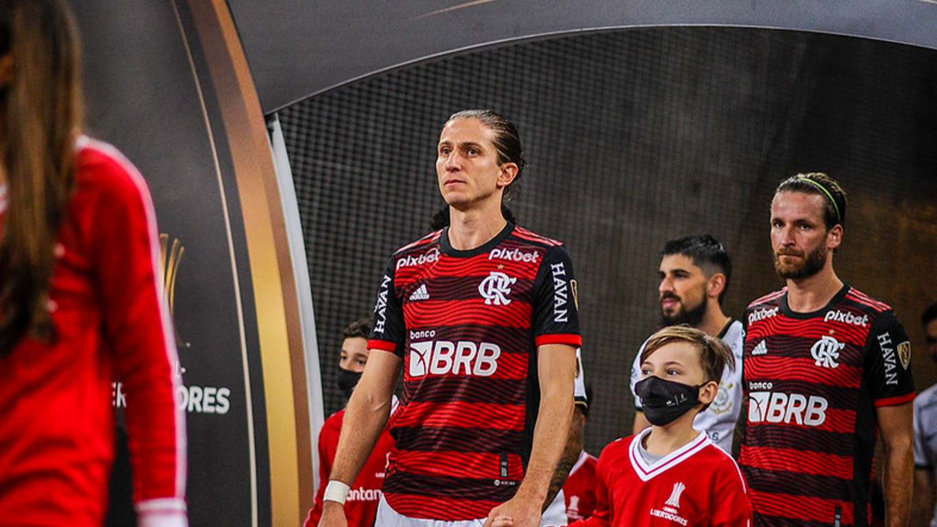 Filipe Luís confirma aposentadoria e se declara ao Flamengo