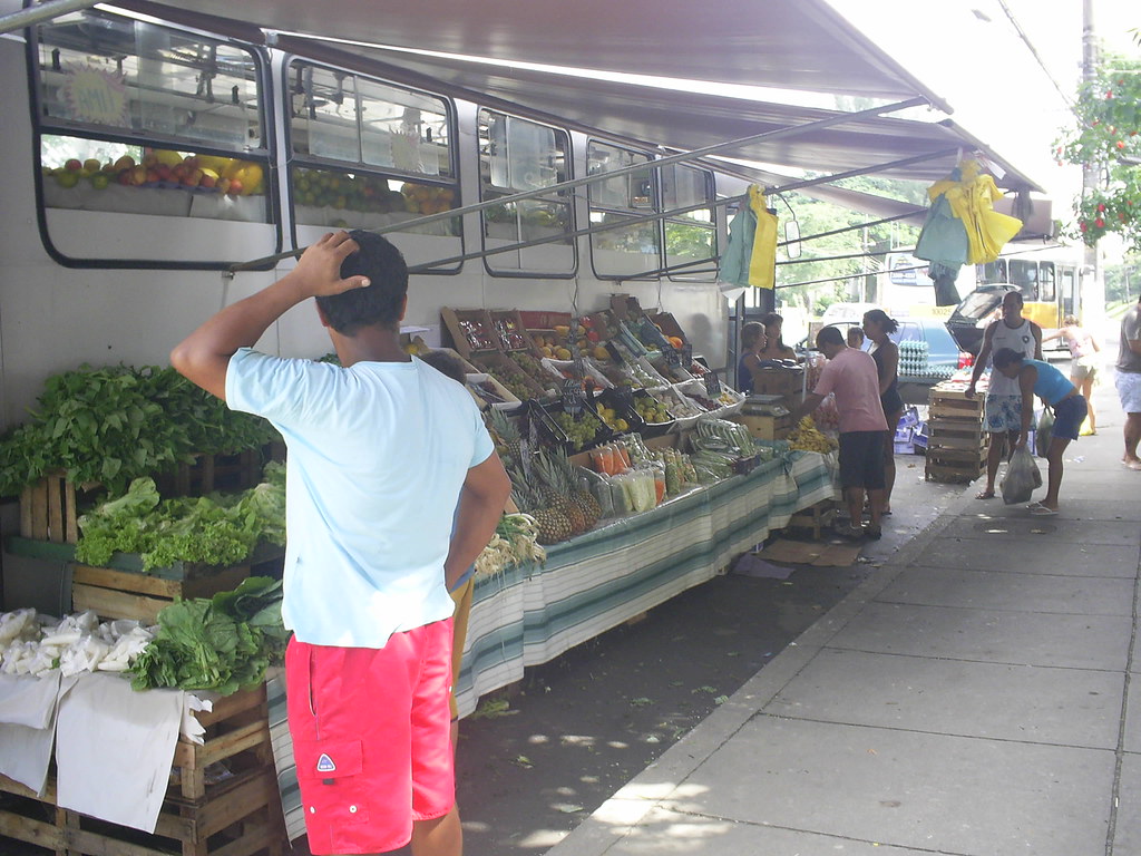 Donos de hortifruti sobre rodas vão receber alvará e cartão de identificação