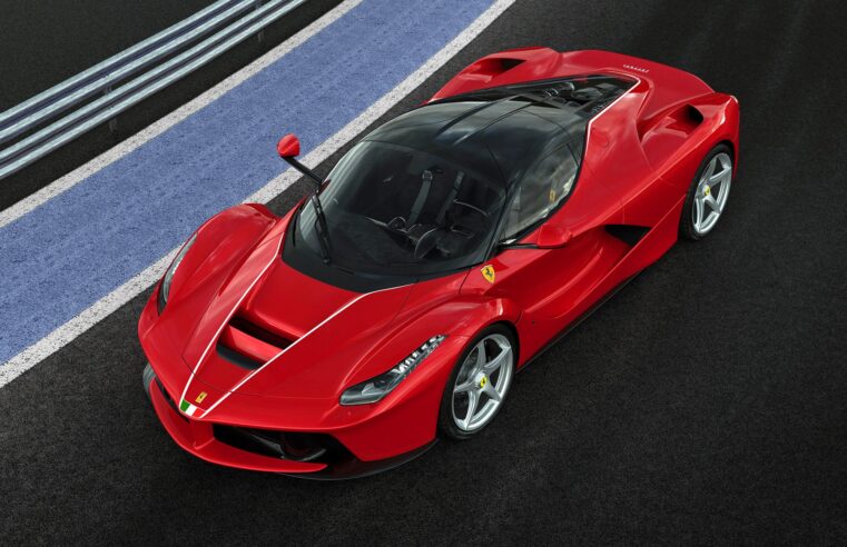 Única Ferrari LaFerrari no Brasil terá o IPVA mais caro de 2024: R$ 800 mil 