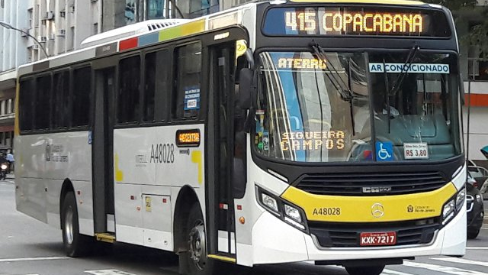 Linhas de ônibus 415 e 433 retomam circulação durante a madrugada