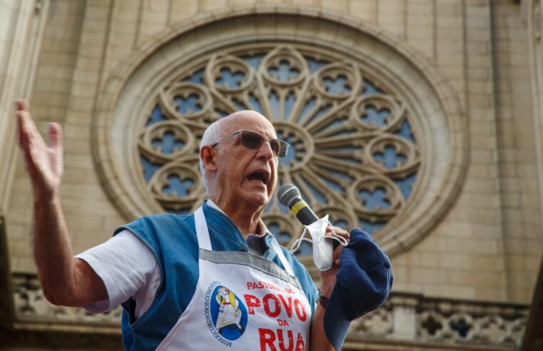 Lei Padre Júlio, voltada para a população em situação de rua, é regularizada