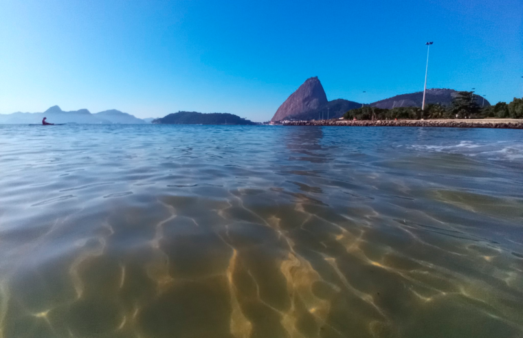 Condição da água da praia do Leblon é considerada ruim e no Flamengo vira Caribe