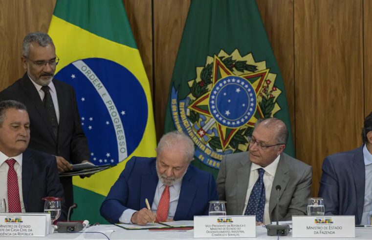 Lula pedirá a ministros lista de obras e programas para 2024 