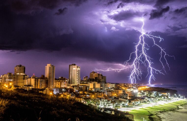 Temporal avassalador em Buenos Aires pode chegar ao Brasil 