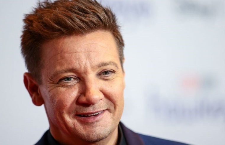 Jeremy Renner revela ter se motivado na filha durante recuperação de acidente