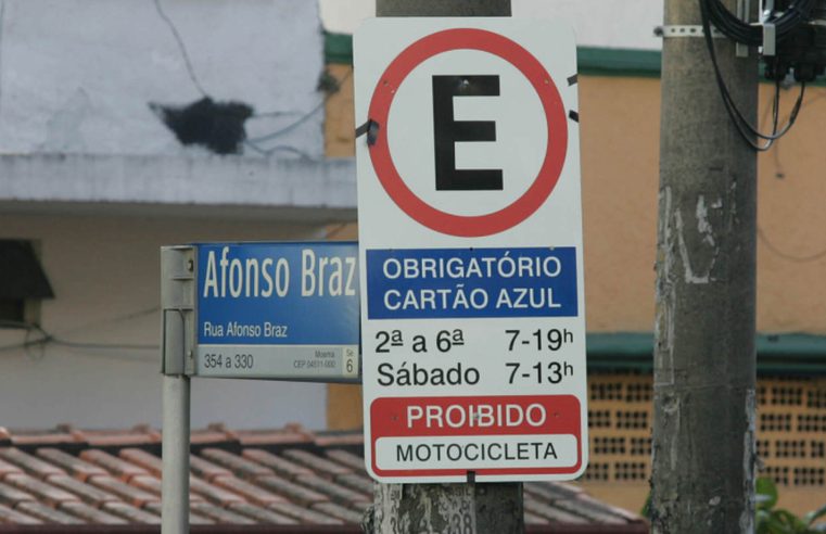 Estacionar na Zona Azul fica mais caro em SP e preço vai a R$ 6,36