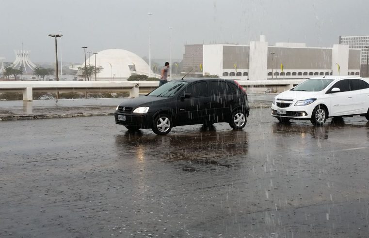 Meteorologia alerta para chuvas intensas na maior parte do país 