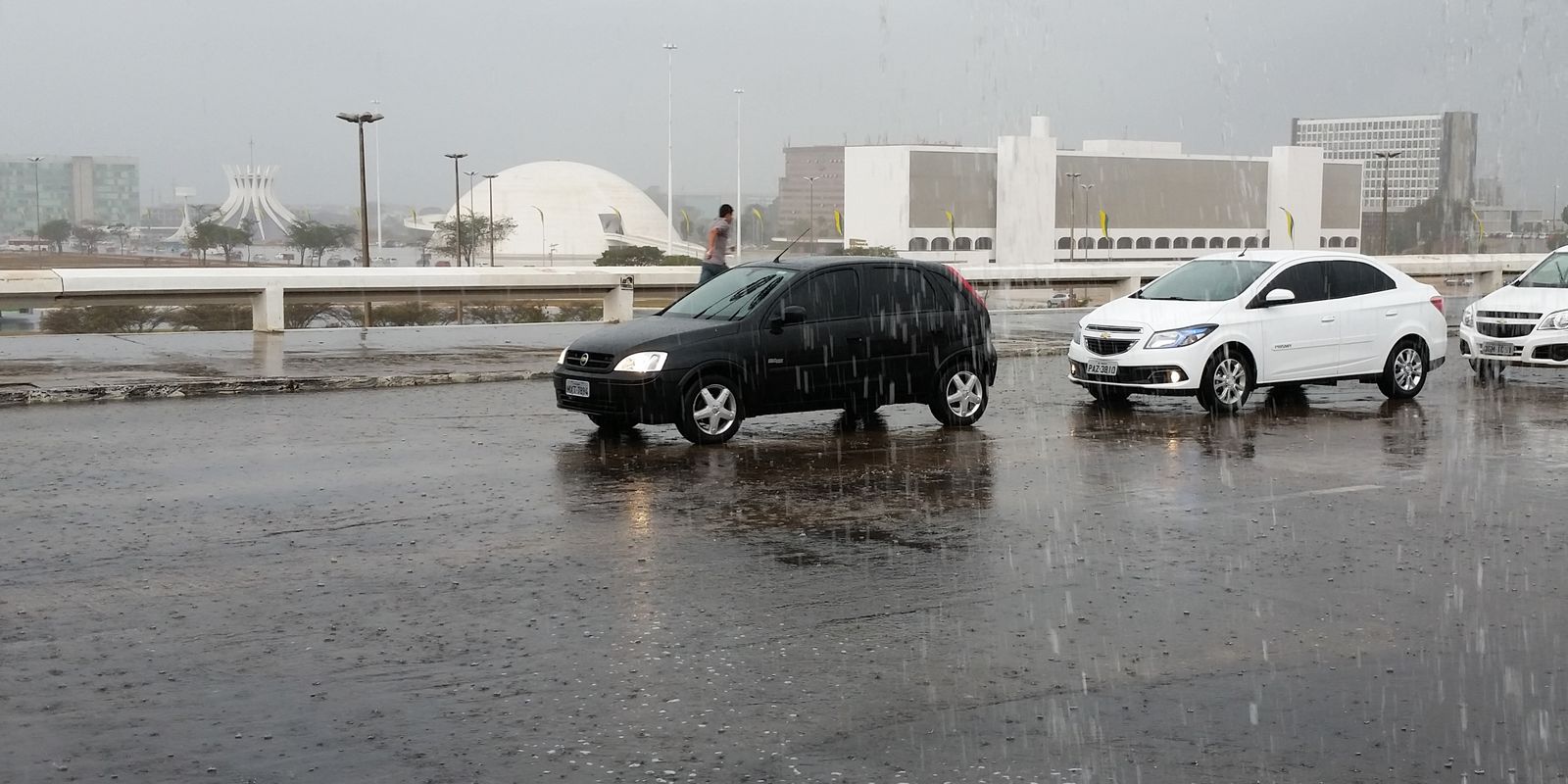 Meteorologia alerta para chuvas intensas na maior parte do país 