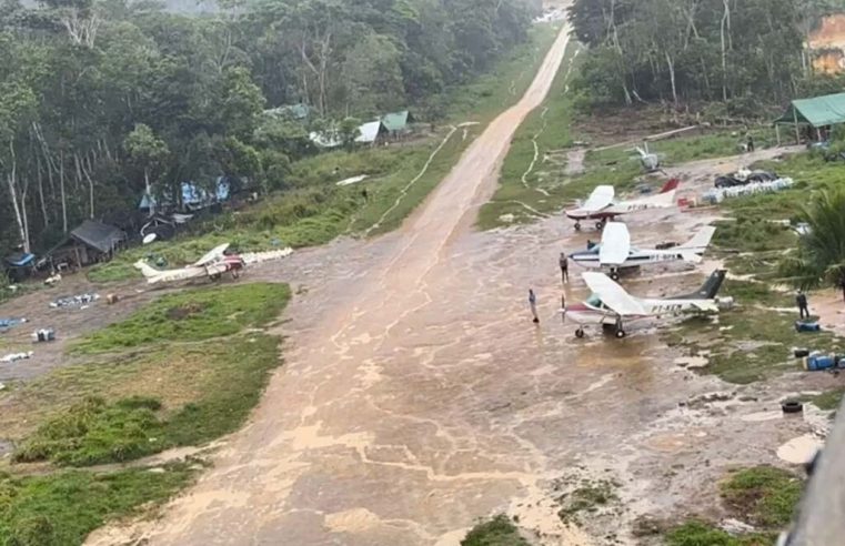 Pousos ilegais acontecem diariamente em território Yanomami