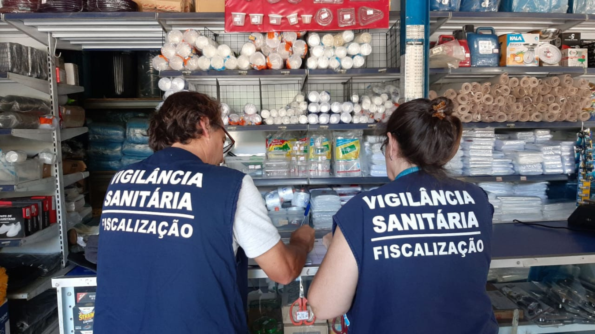 Vigilância Sanitária faz alerta para golpistas que se passam por fiscais