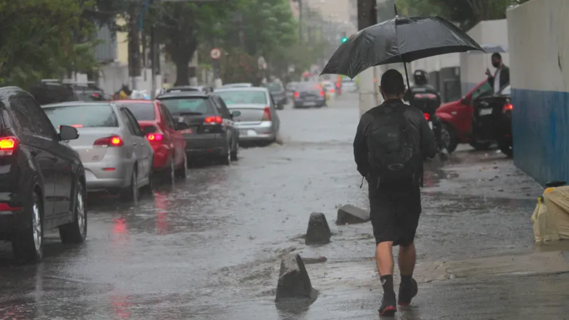 Chuva forte que atingiu o Rio na noite de quarta-feira causa transtornos pela cidade