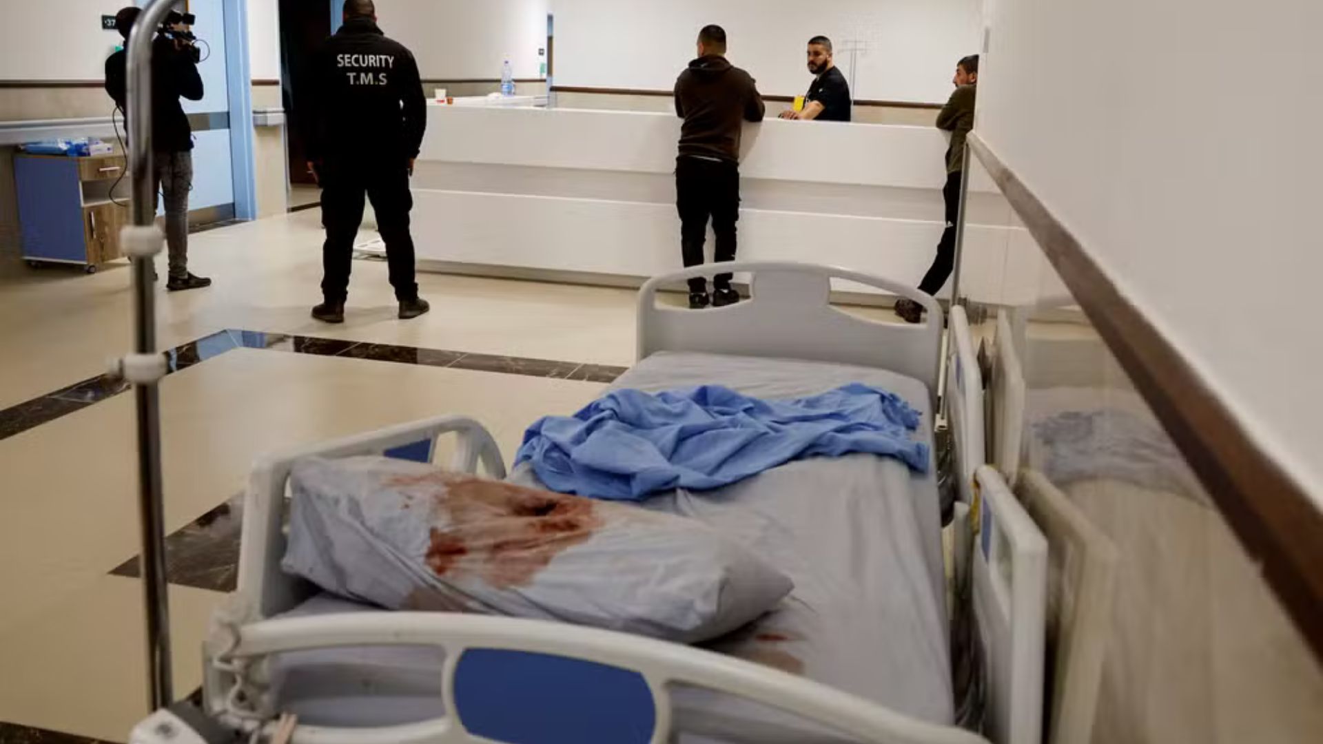 Disfarçados de médicos, soldados israelenses entram em hospital na Cisjordânia e matam 3