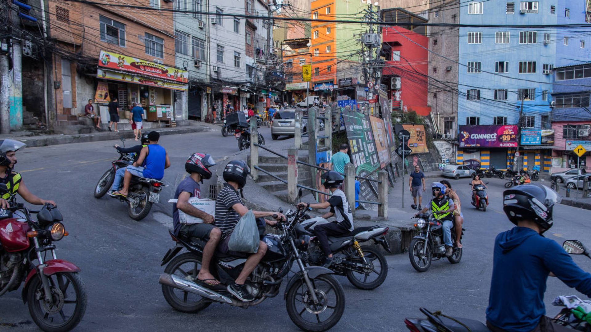 Mototour: a nova sensação de turismo na Rocinha, a maior favela do Rio de Janeiro