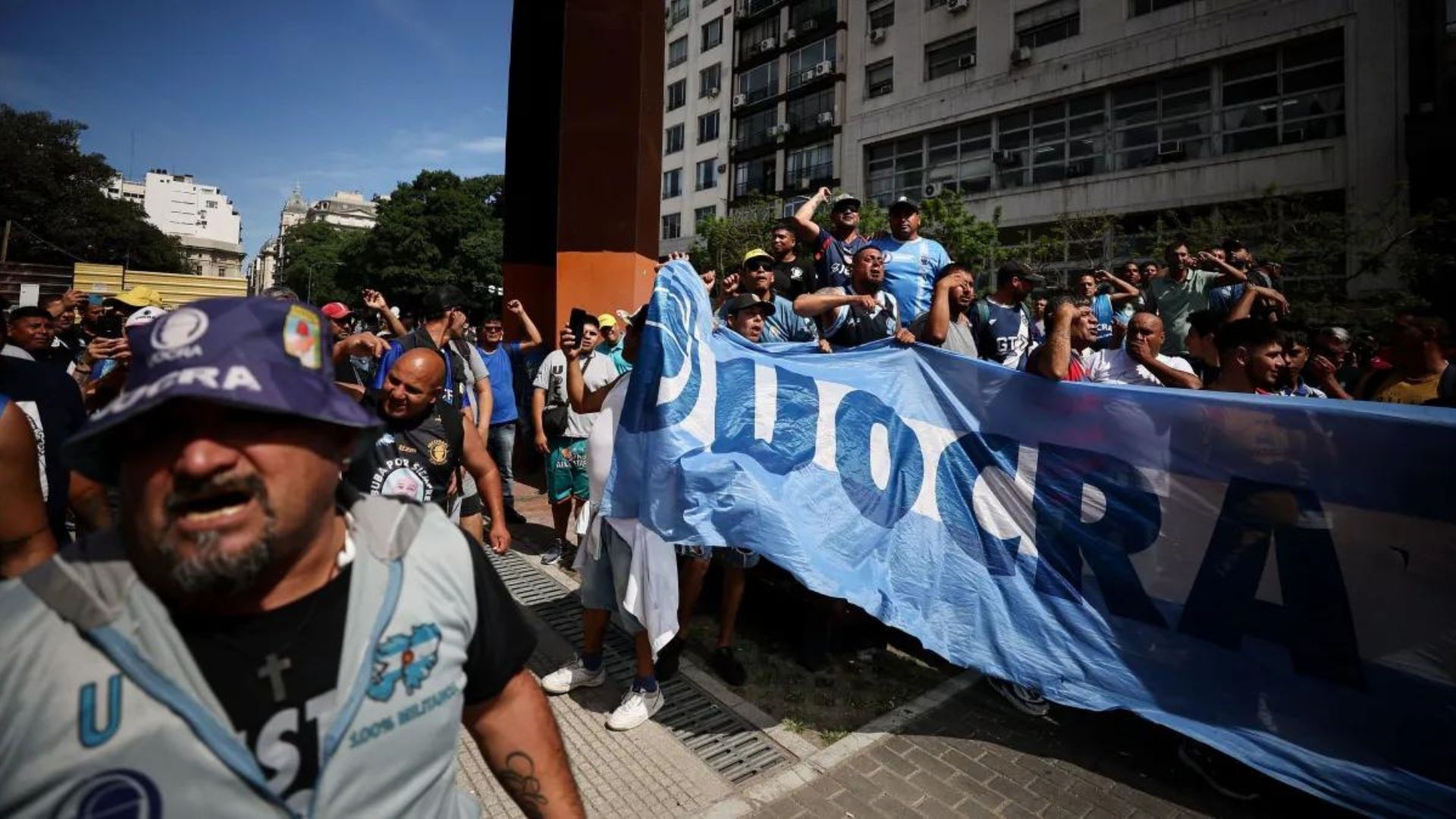 Governo Milei irá enfrentar primeira greve geral na Argentina a partir desta quarta-feira