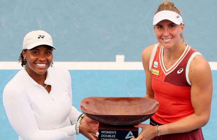 Bia Haddad é campeã nas duplas no WTA 500 de Adelaide ao lado de Taylor Townsend