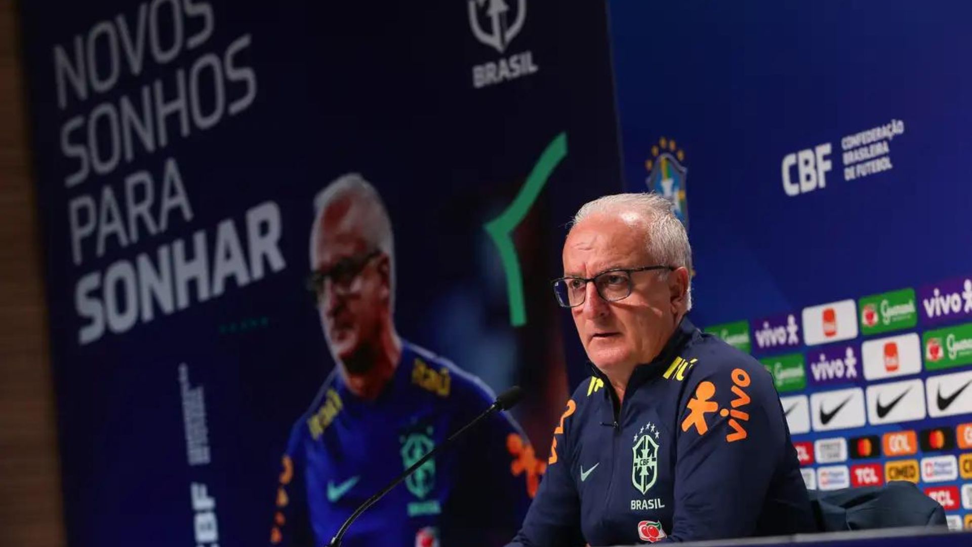 Dorival Júnior nega problema com Neymar e diz que Seleção tem que aprender a jogar sem ele