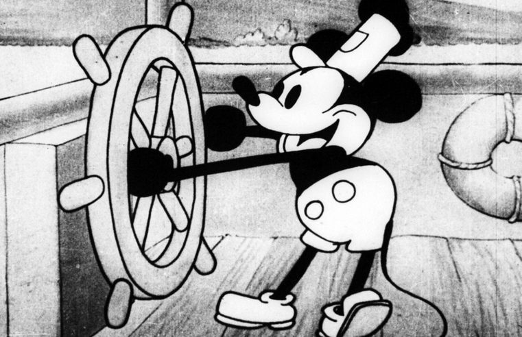 Primeiro curta de Mickey Mouse cai em domínio público 