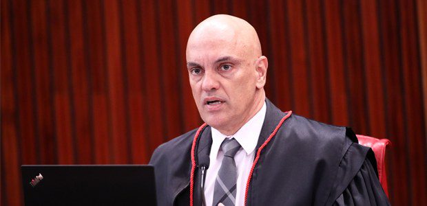 Moraes se despede do TSE e afirma que Judiciário não se ‘acovarda’ diante de populistas e extremistas