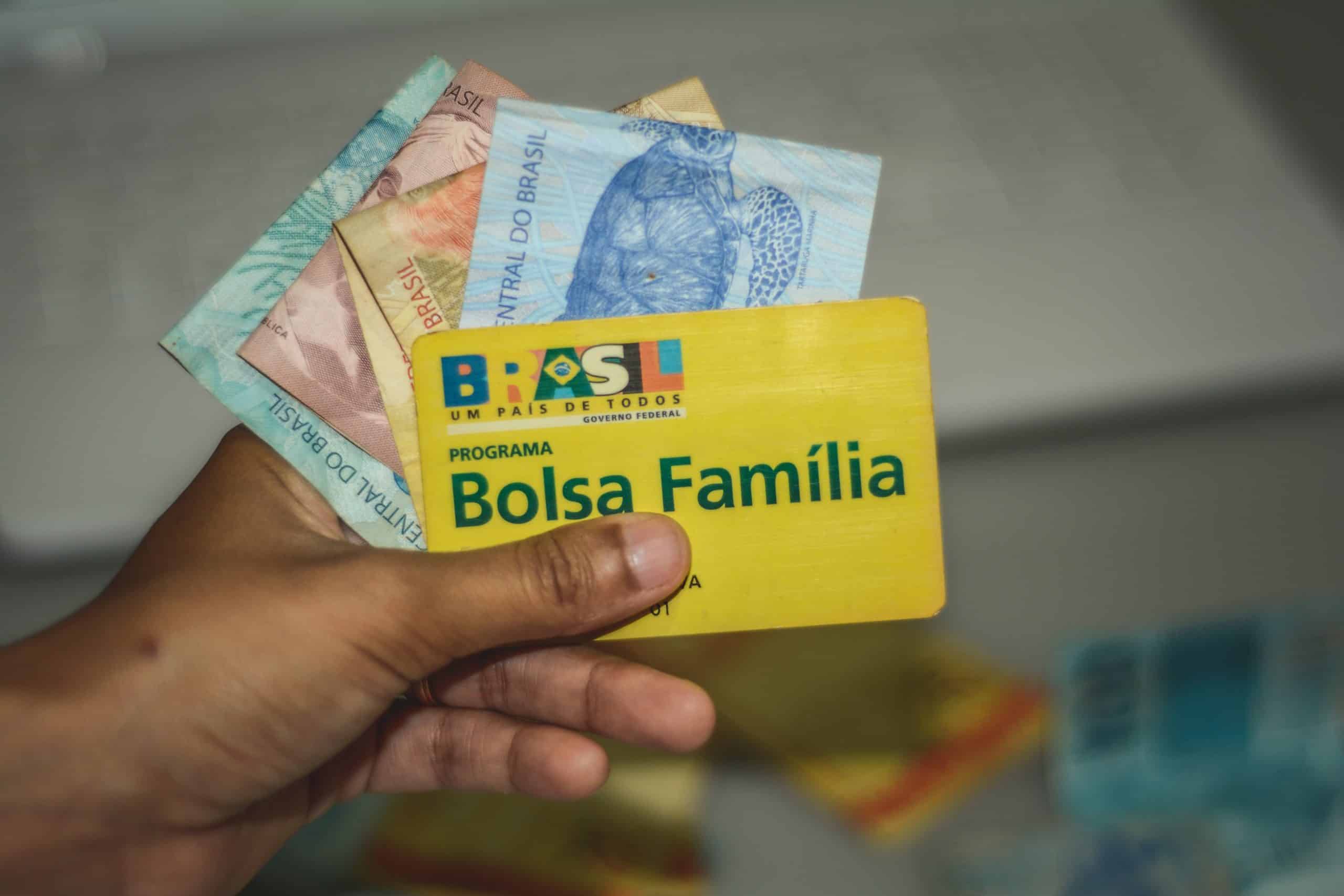 Gratuidade para conta de acesso ao Bolsa Família é garantida 