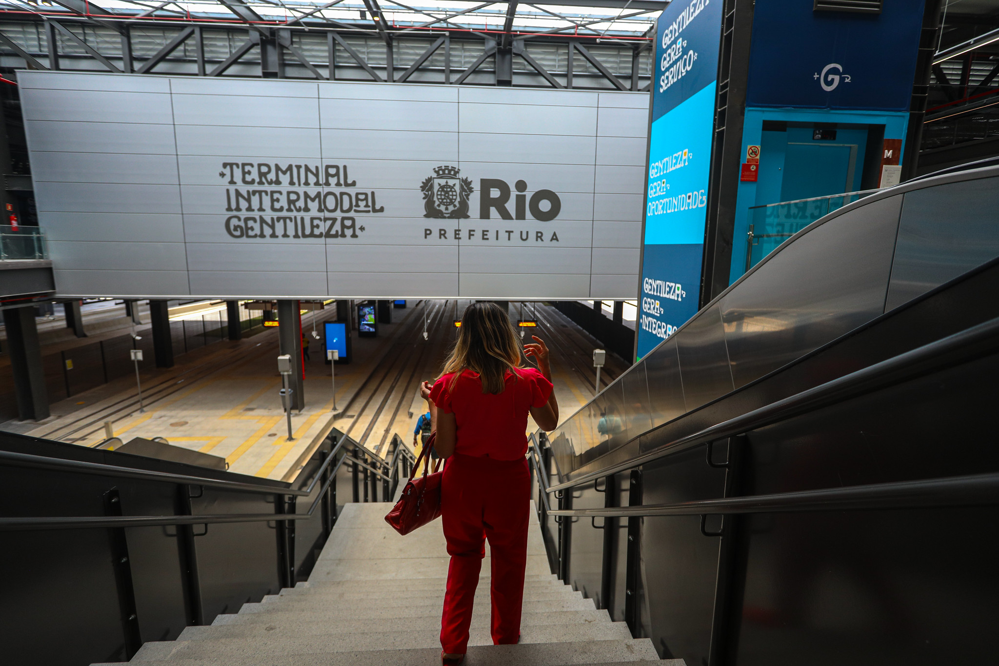 Terminal Gentileza inicia operações em dias úteis integrando BRT, VLT e ônibus