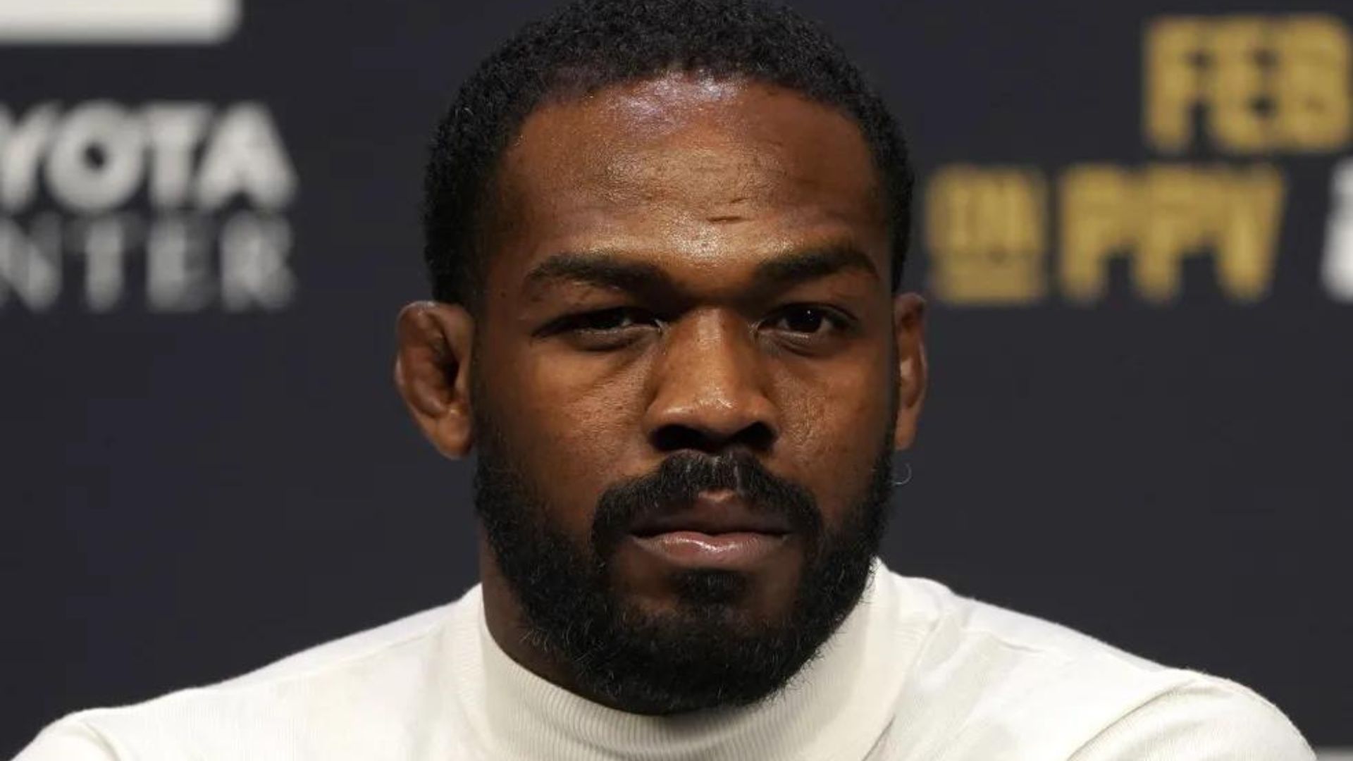 Jon Jones diz que recusou convite para lutar no UFC 300