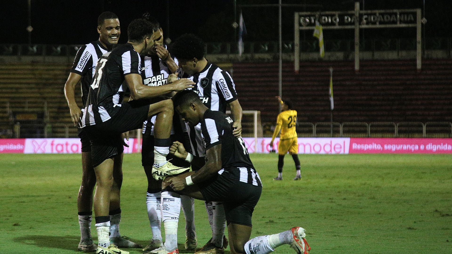 #Carioca2024: Botafogo vence o Volta Redonda por 3 a 0 e entra no G4