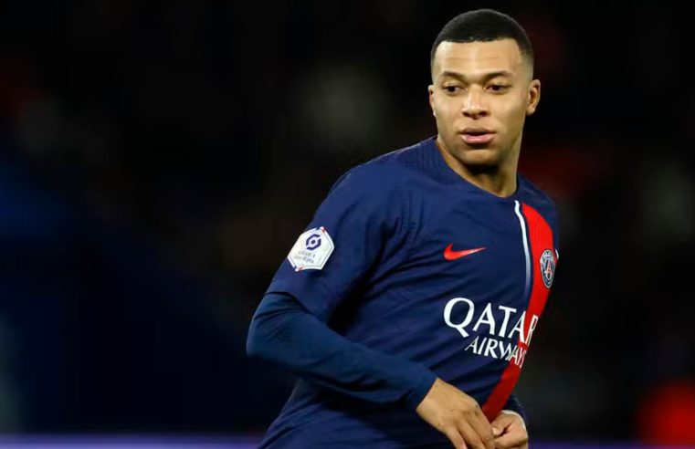 Mbappé comunica ao PSG que vai sair do clube ao fim do contrato