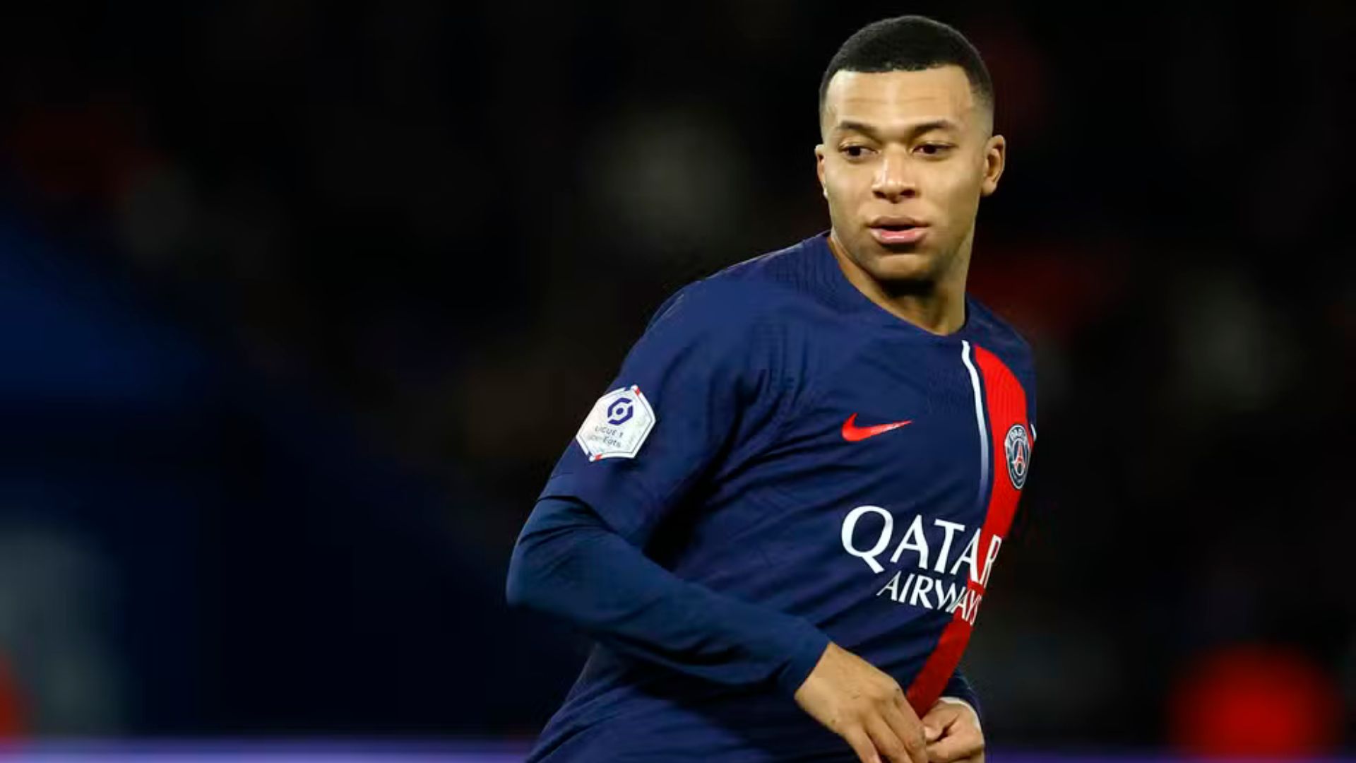 Mbappé comunica ao PSG que vai sair do clube ao fim do contrato