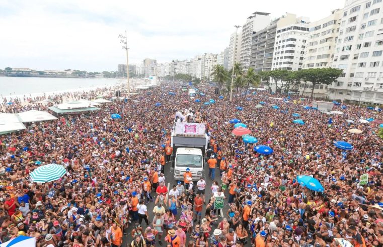 Quase 400 blocos desfilam no Rio até quarta-feira de cinzas